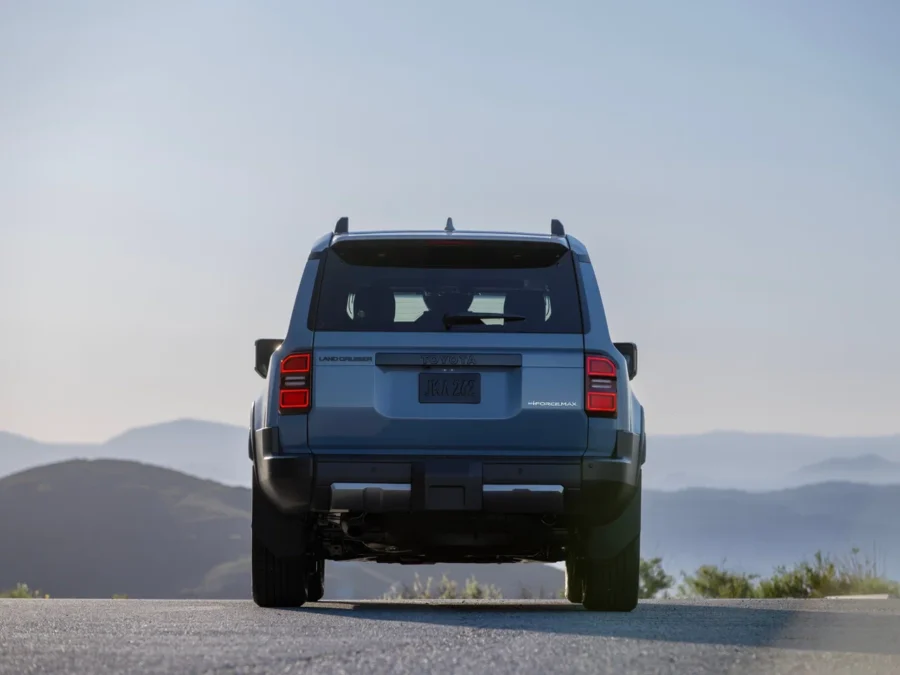Фото Toyota Land Cruiser Prado 250 сзади