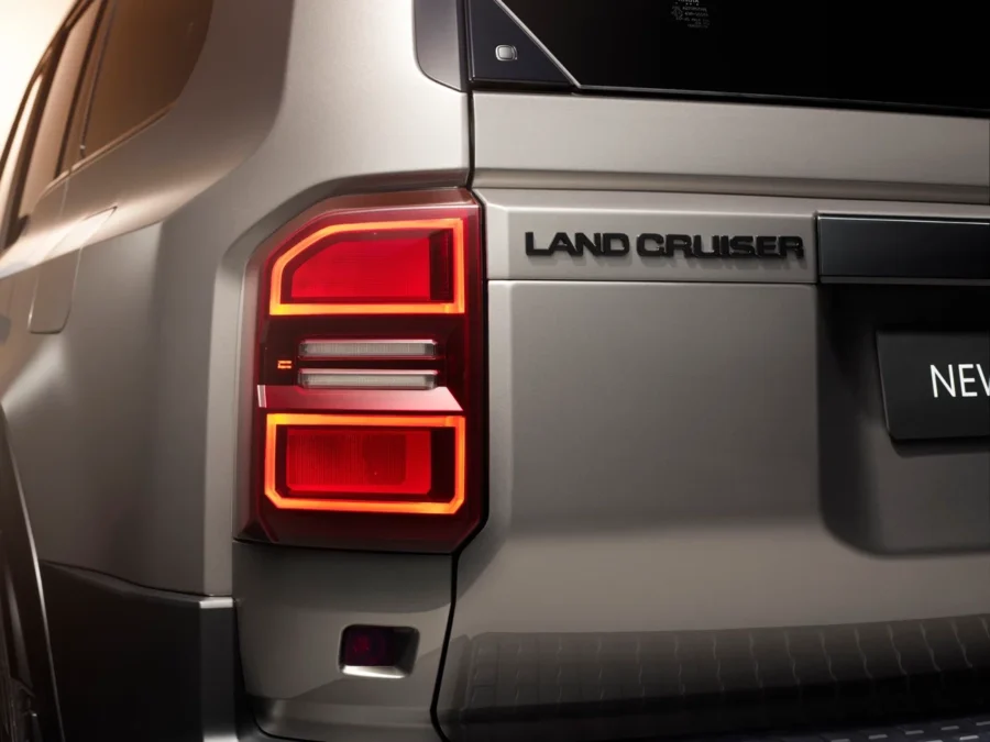 Фото оптики Toyota Land Cruiser Prado 250
